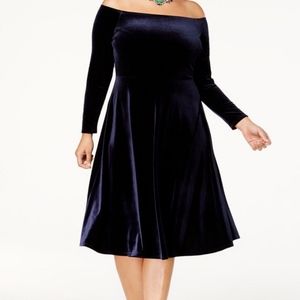 OFF SHOULDER BLUE VELVET DRESS (22W)